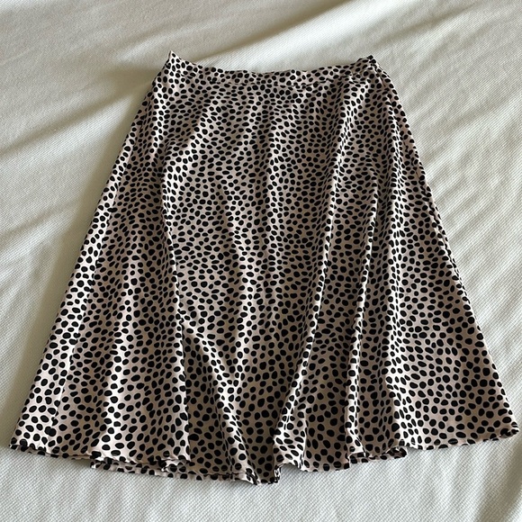 tahari mid length skirt / PM / like new - Picture 1 of 7